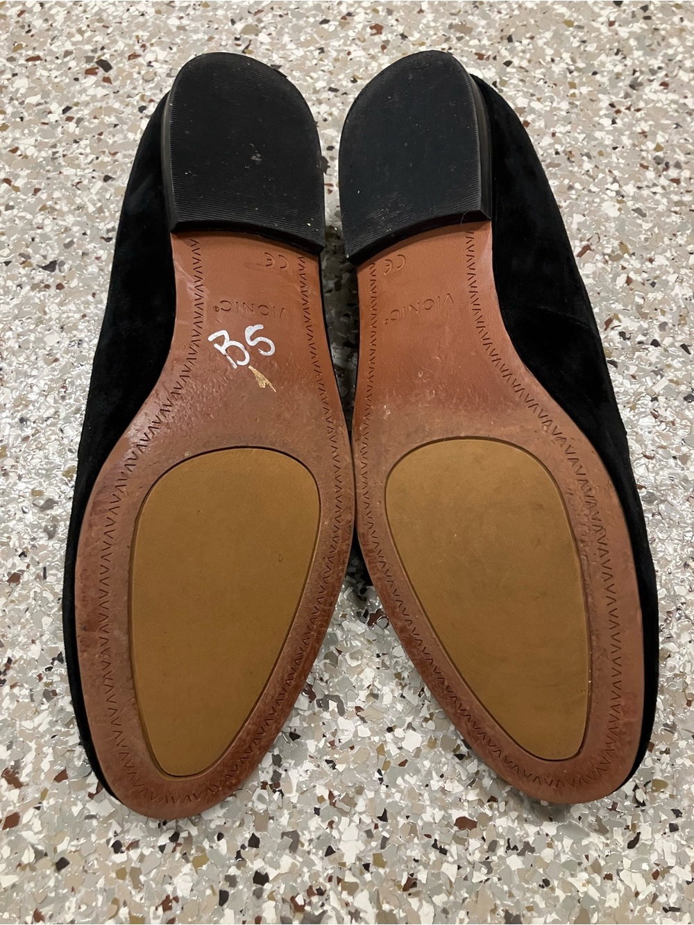 Vionic Willa Black Suede Slip-on Loafer (8.5) - Picture 10 of 10